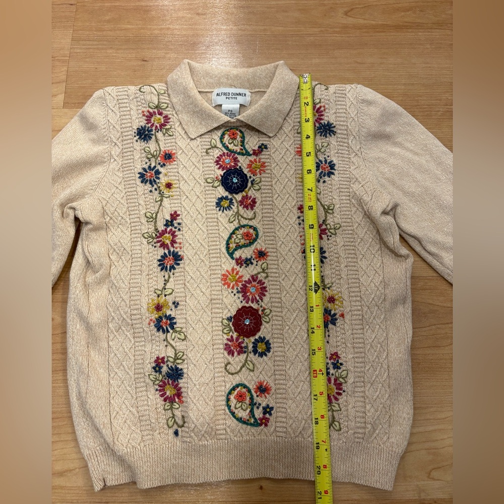 Vintage Alfred Dunner Floral Embroidered Beige Sweater - size PS - Picture 9 of 9